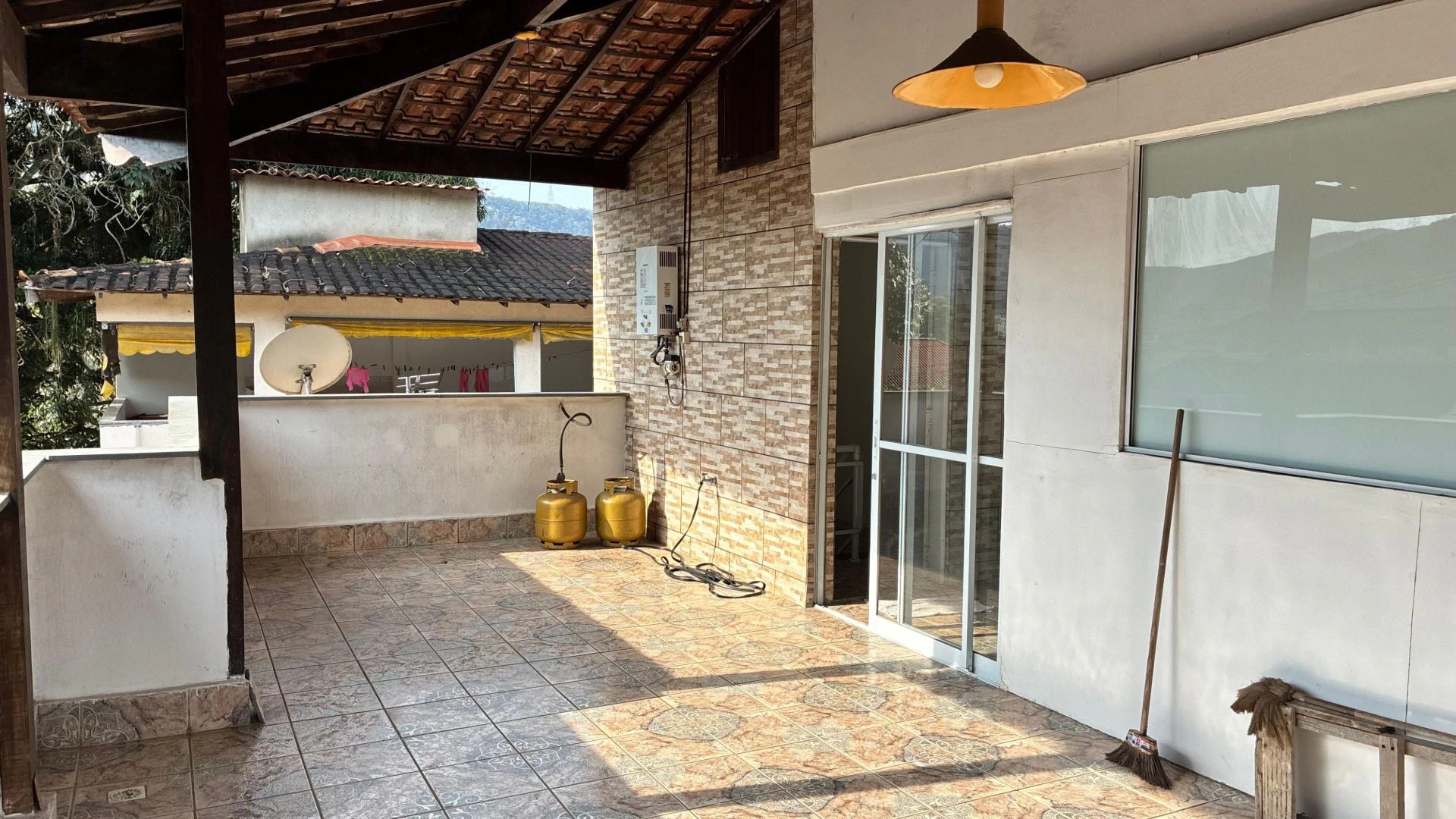Casa amueblada con 4 dormitorios y 208 m² con jardín — photo 9