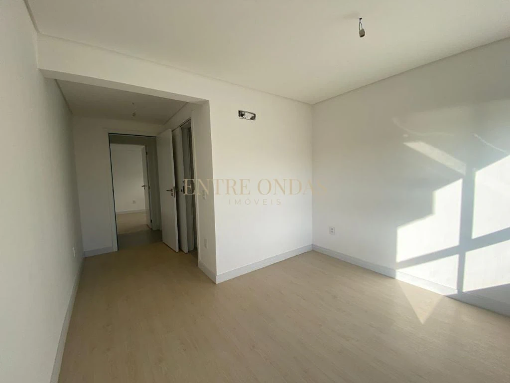 Apartamento de 156 m² con 3 dormitorios y 2 plazas