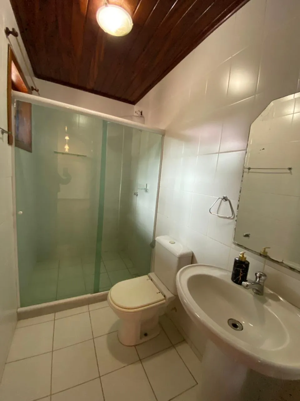 Casa com 4 quartos e 4 banheiros e box de vidro — photo 20