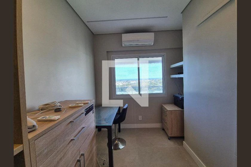 Furnished 3-bedroom apartment with balcony and views — photo 45