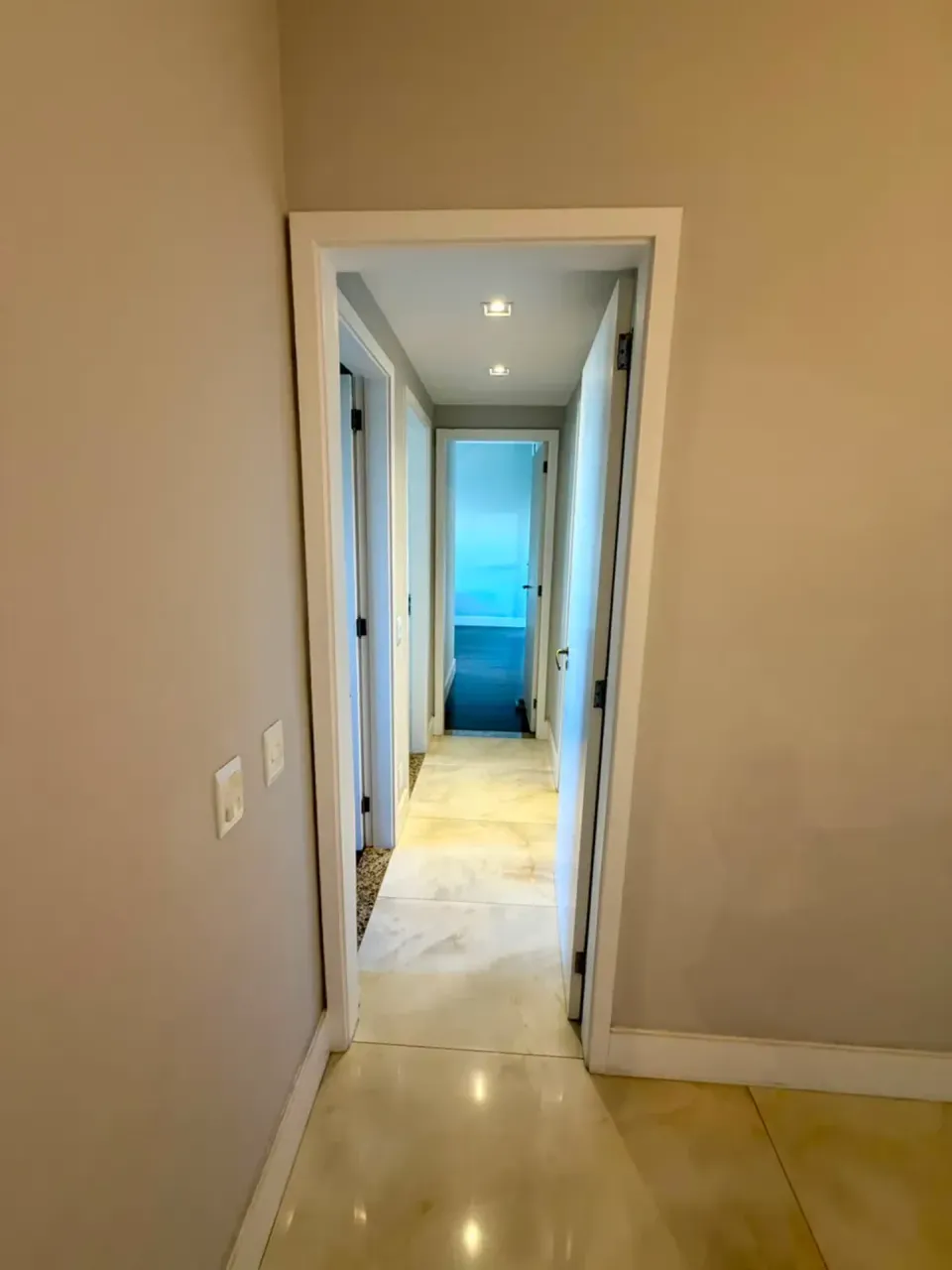 Furnished apartment with 3 bedrooms and 2 bathrooms — photo 18