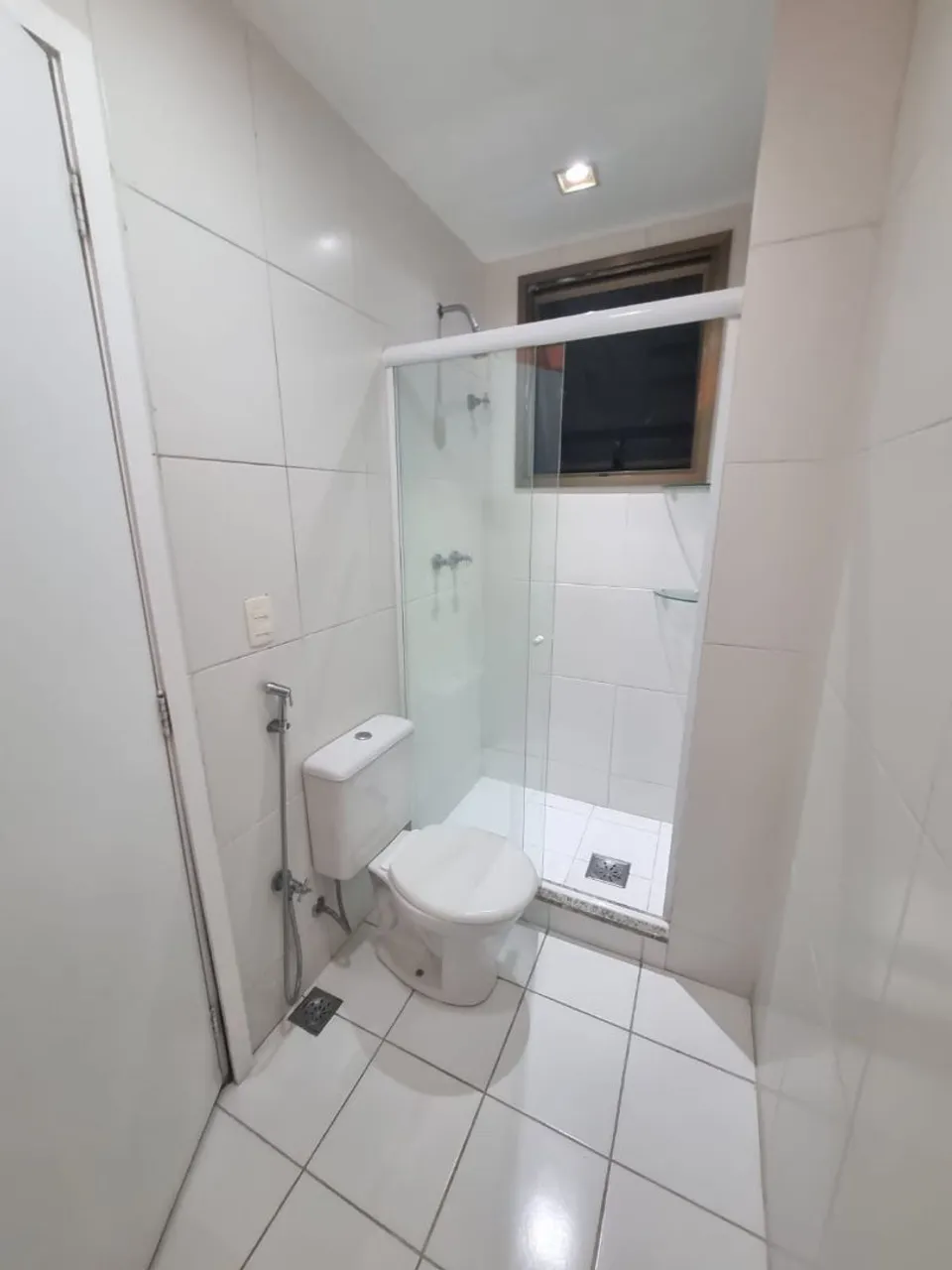 Unfurnished 3-bedroom apartment with gas kitchen — photo 10