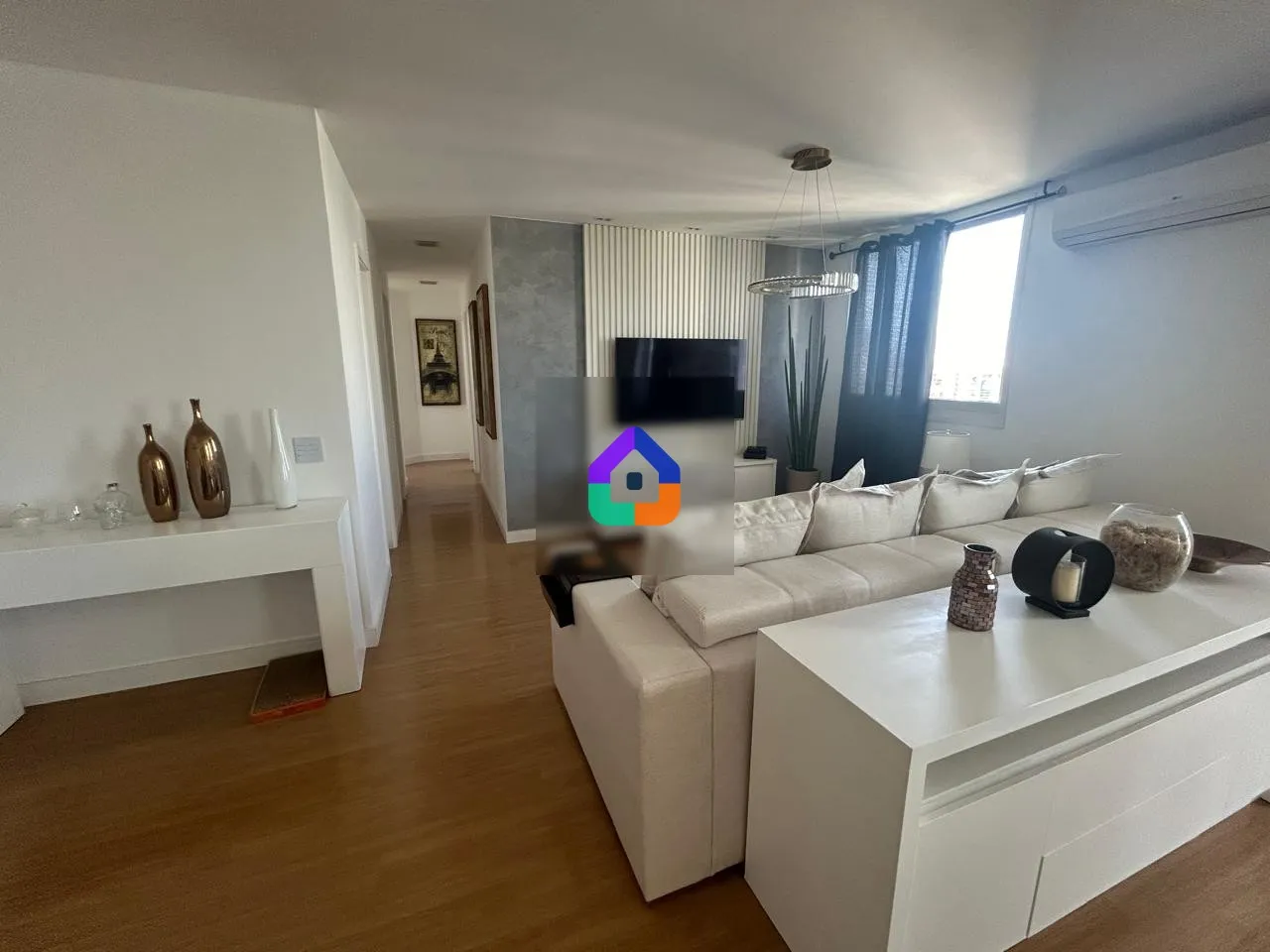 Apartamento com 4 quartos e varanda fechada de vidro — photo 6