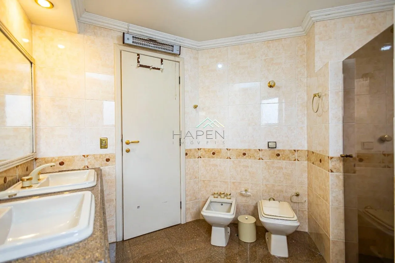 Furnished 4-bedroom apartment with 4 bathrooms — photo 23