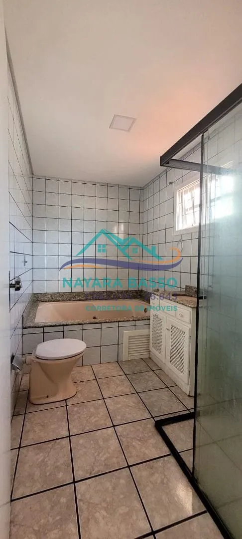 4-bedroom house with a connected open-plan kitchen — photo 15