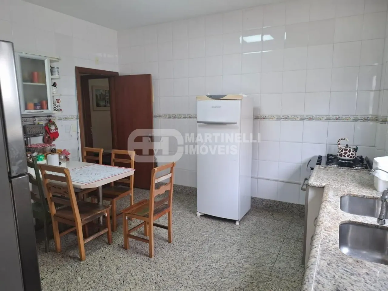 Furnished 3-bedroom apartment with a terrace — photo 12
