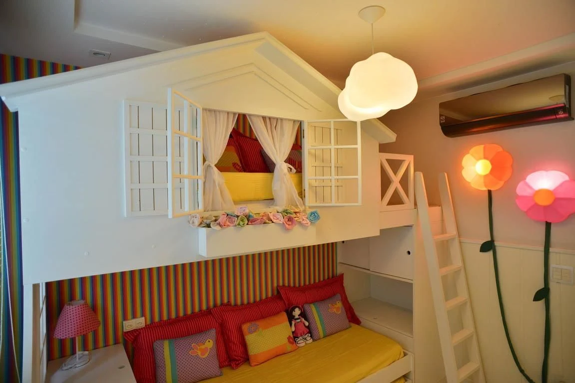 3-bedroom apartment with a glass-enclosed balcony — photo 15