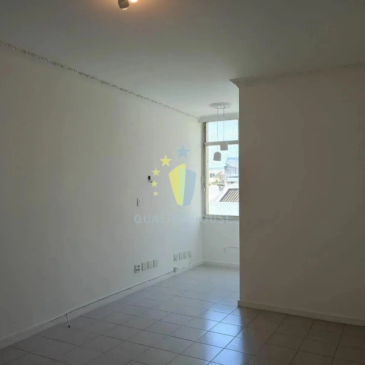 Bathtub in a 2-bedroom apartment, 90 m² — photo 9