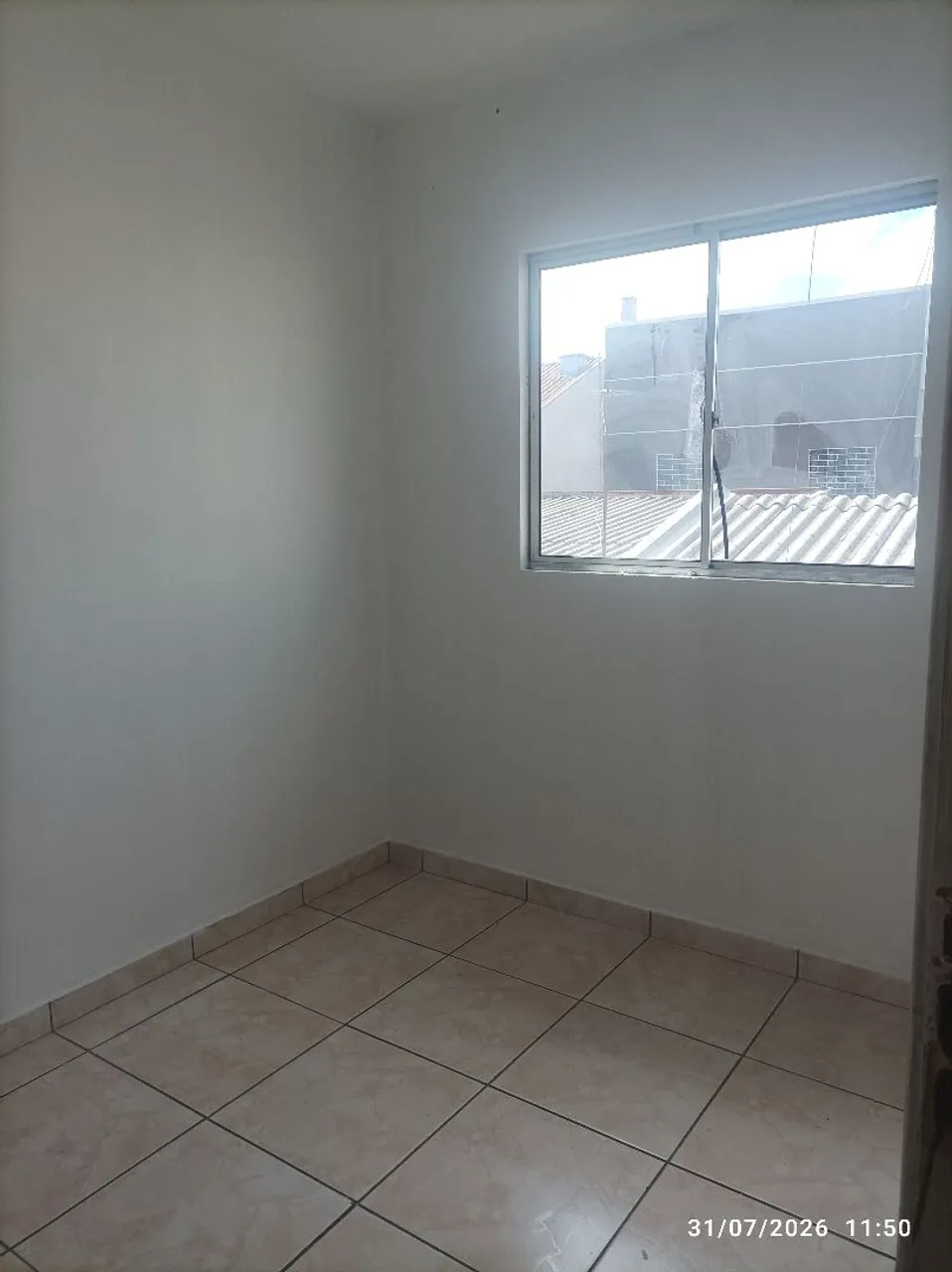 2-bedroom house with glass shower enclosure, no parking