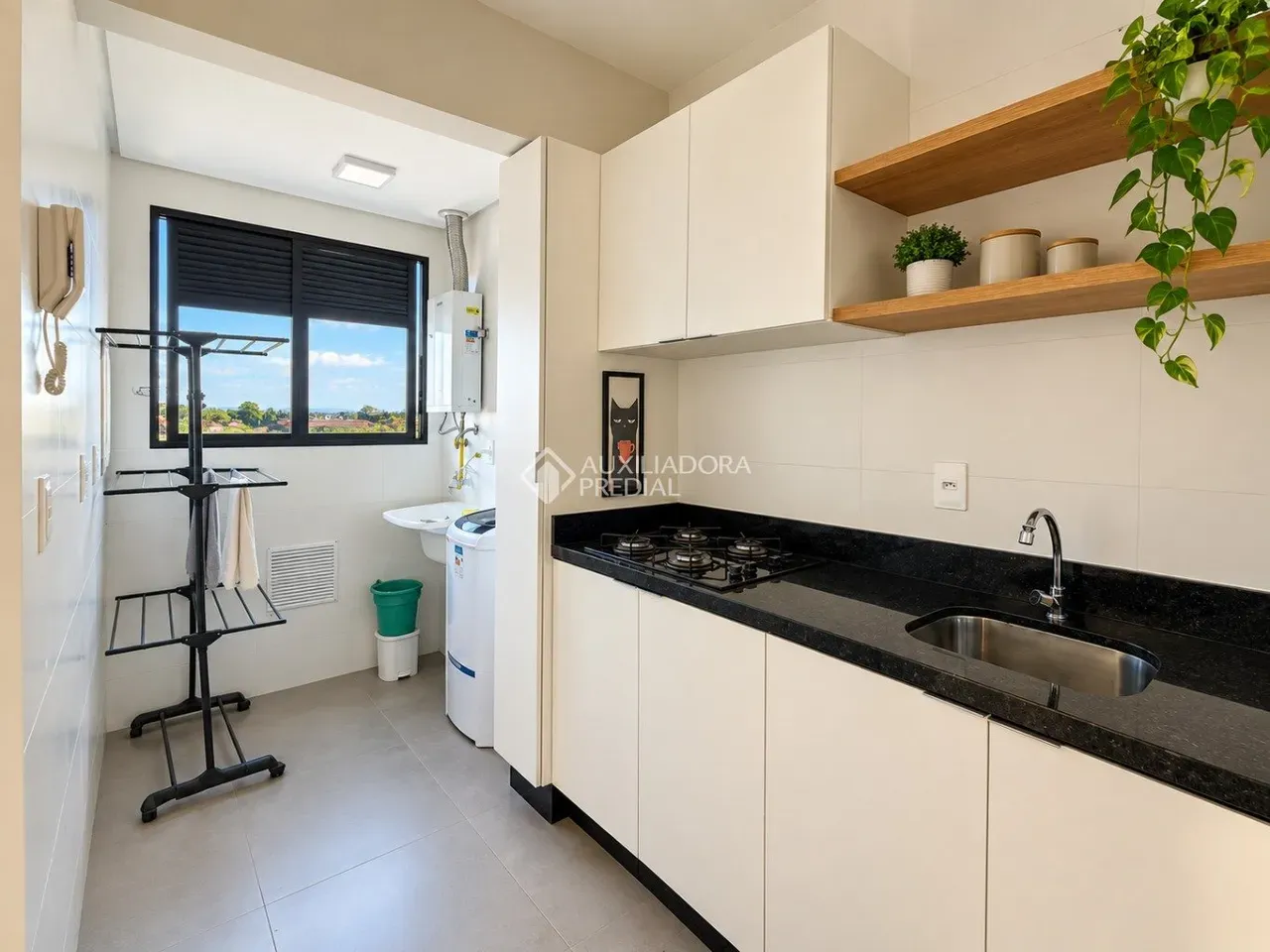 Furnished 2-bedroom apartment with balcony and grill — photo 4
