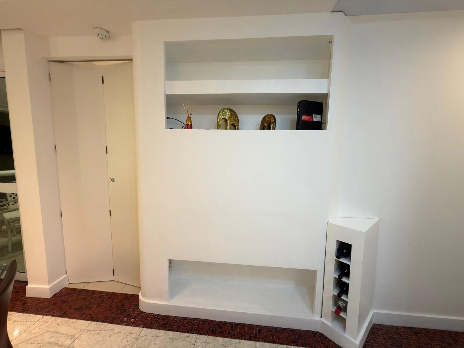 Furnished 1-bedroom apartment with balcony and parking — photo 19