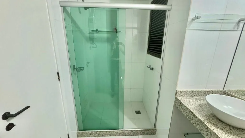 Rental apartment with 2 bedrooms, balcony and 1 parking spot — photo 8