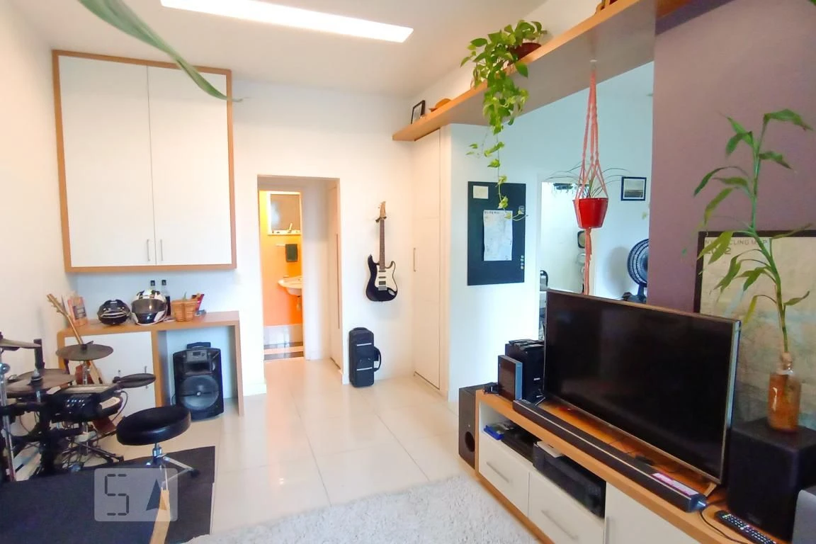 Furnished apartment with 2 bedrooms and 1 parking space — photo 18