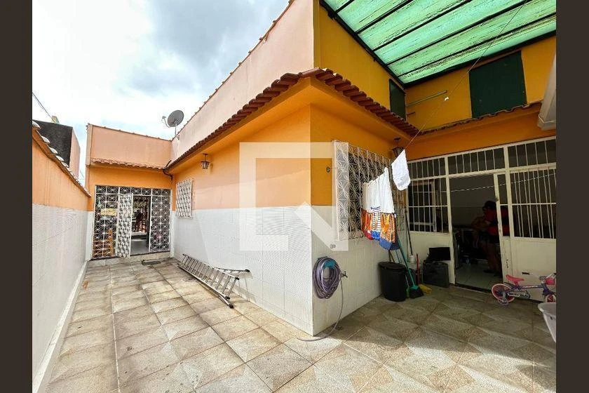 Furnished house with 4 bedrooms and 2 bathrooms — photo 35