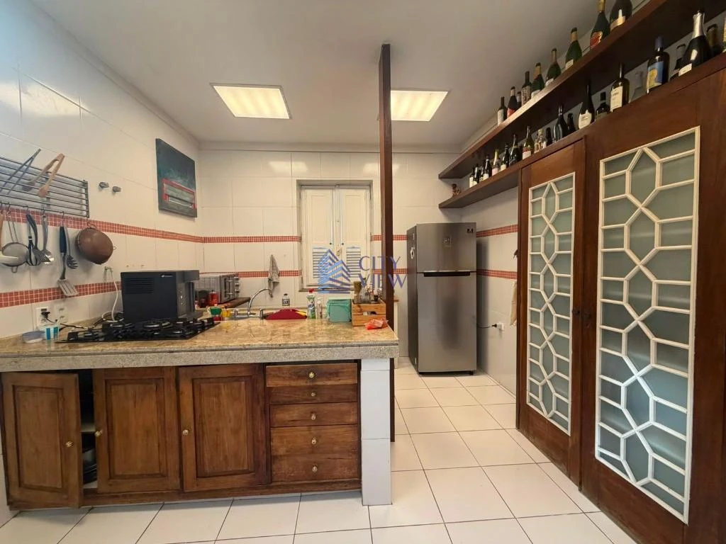 4-bedroom 500 m² house with 5 bathrooms — photo 9