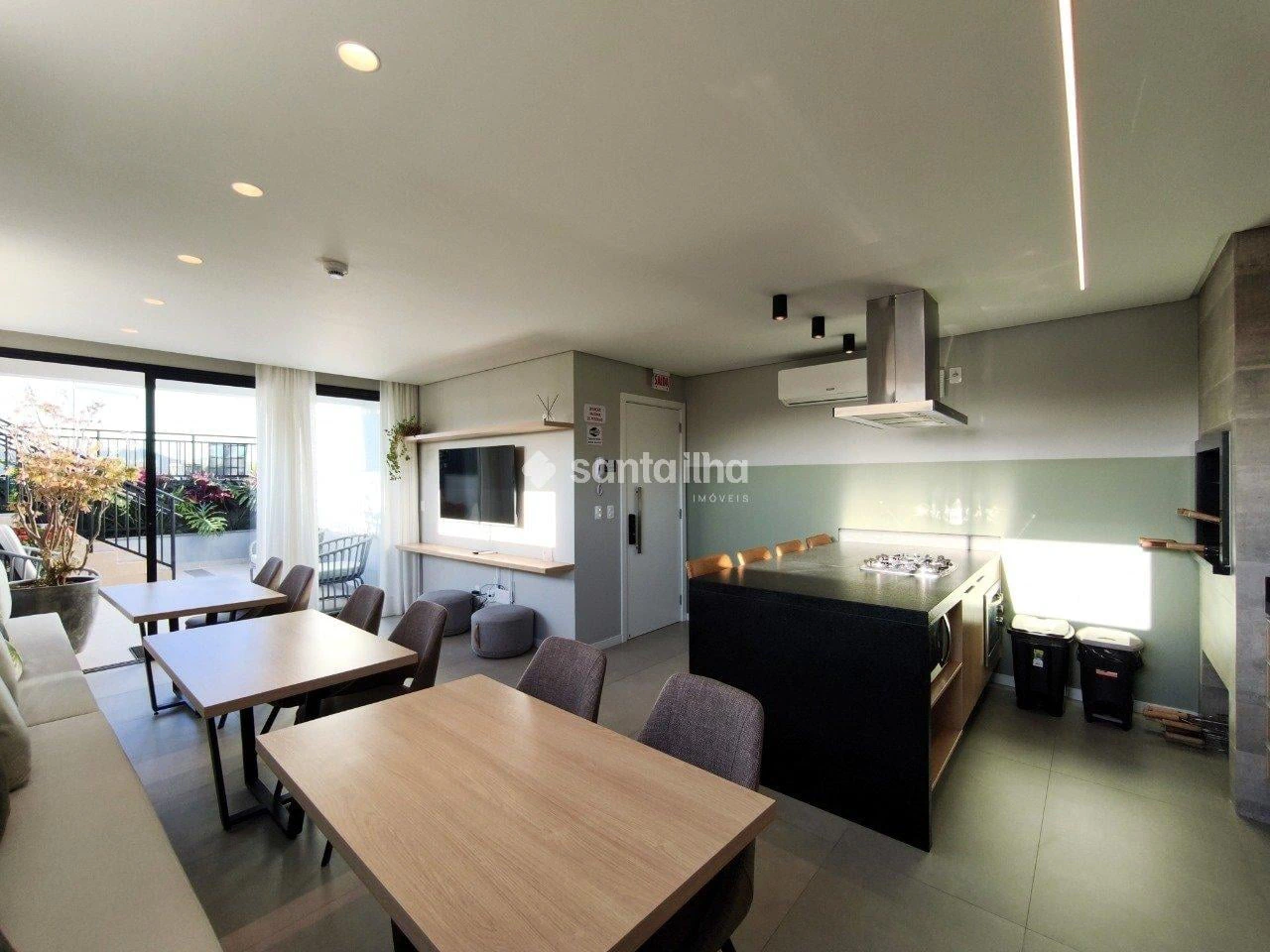 Furnished apartment, 39 m², with floor-to-ceiling windows — photo 27
