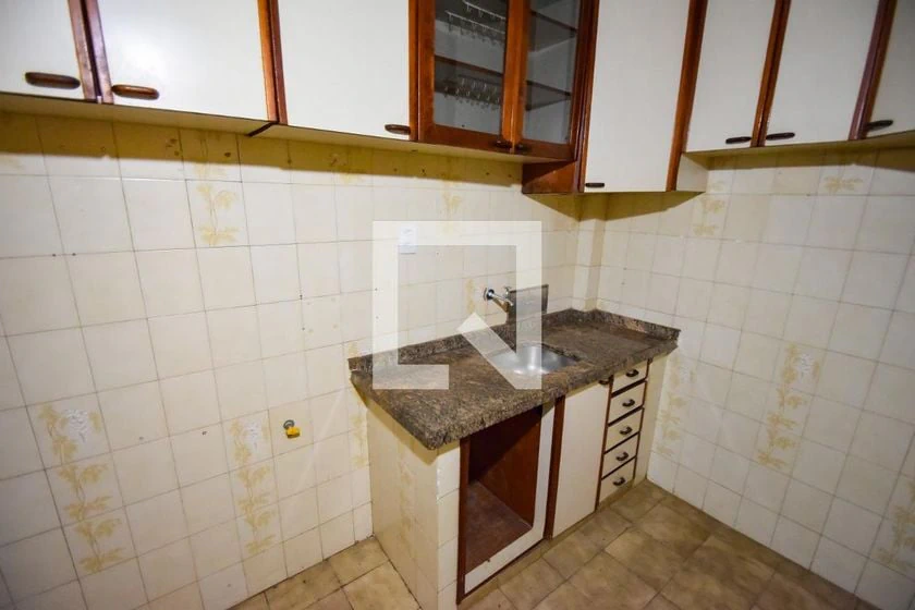 Apartment, 69 m², with wood or laminate floors — photo 2