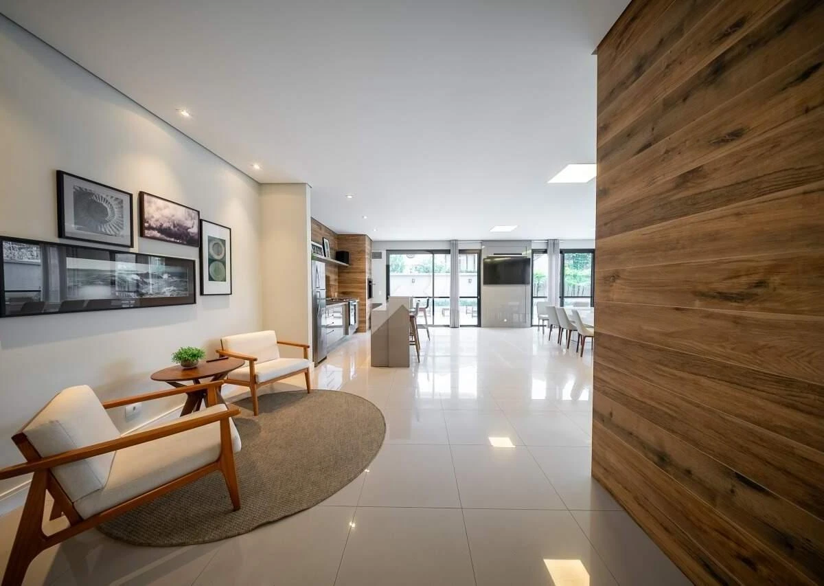 Furnished apartment, 150 m², with a glass-enclosed balcony — photo 7