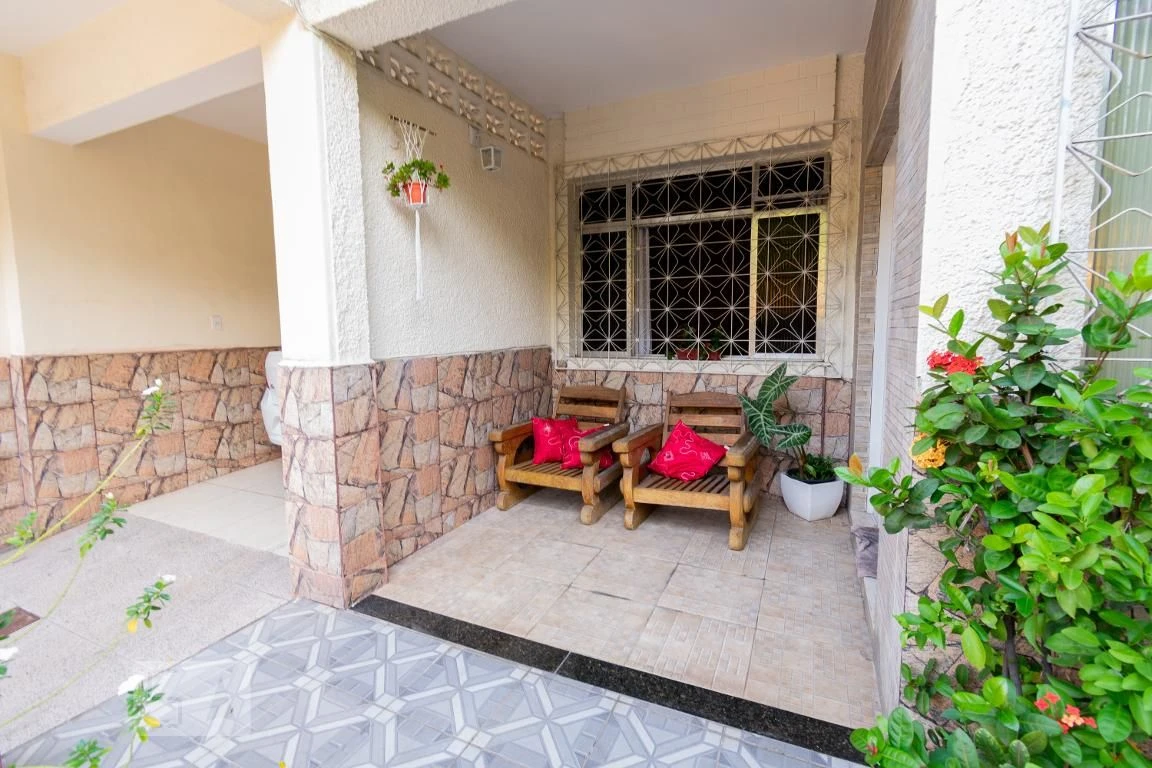 Furnished 4-bedroom house with private garden — photo 76