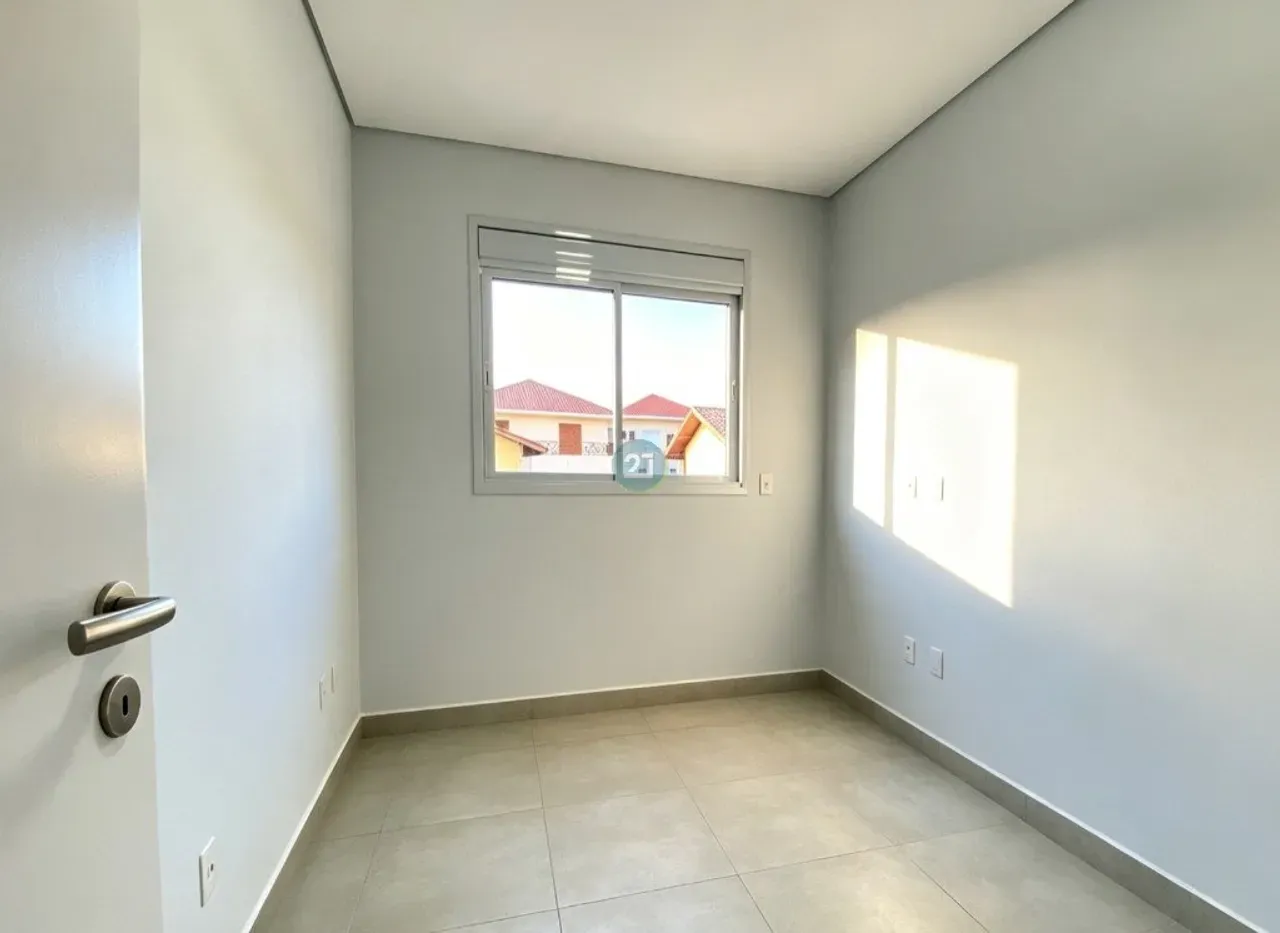 3-bedroom apartment with 1 en-suite and 2 parking spaces — photo 8