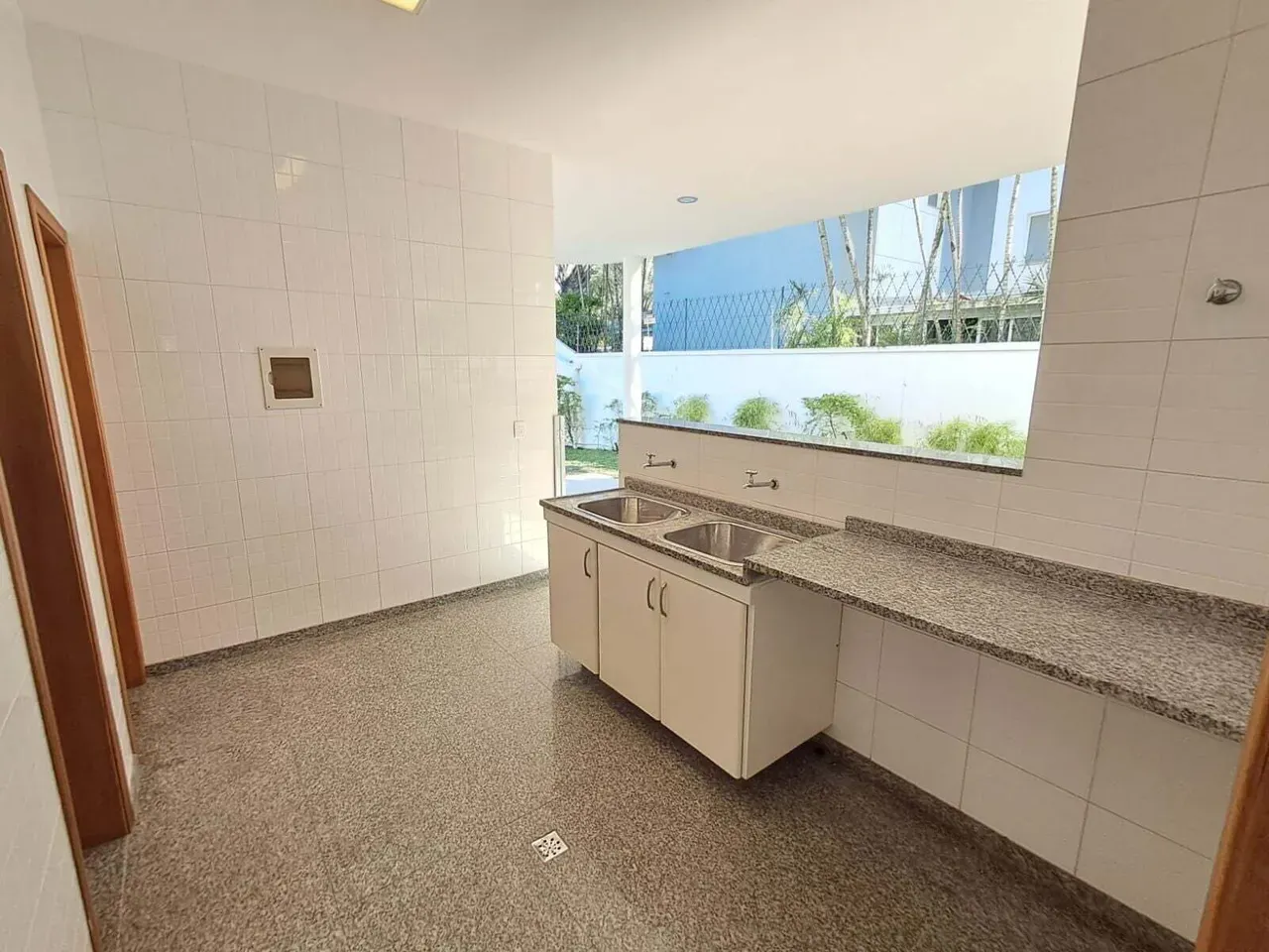 House for rent with 1,500 m², 4 bedrooms and 5 baths — photo 41