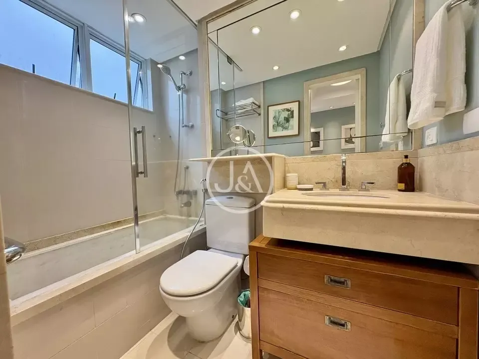 Furnished 1-bedroom apartment with 85 m² and 2 bathrooms — photo 11