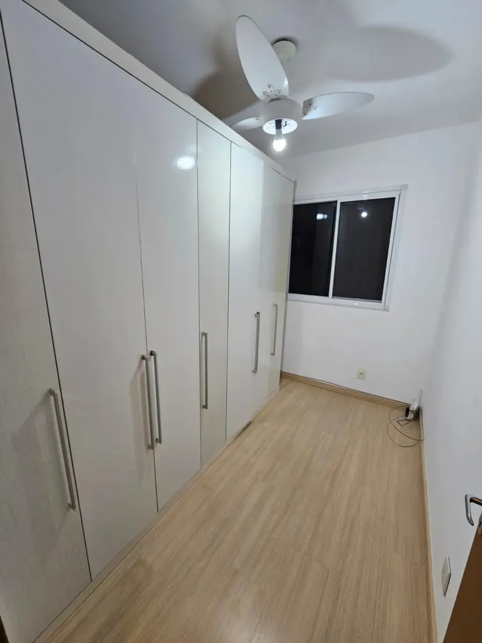 Unfurnished 3-bedroom apartment with separate kitchen — photo 13