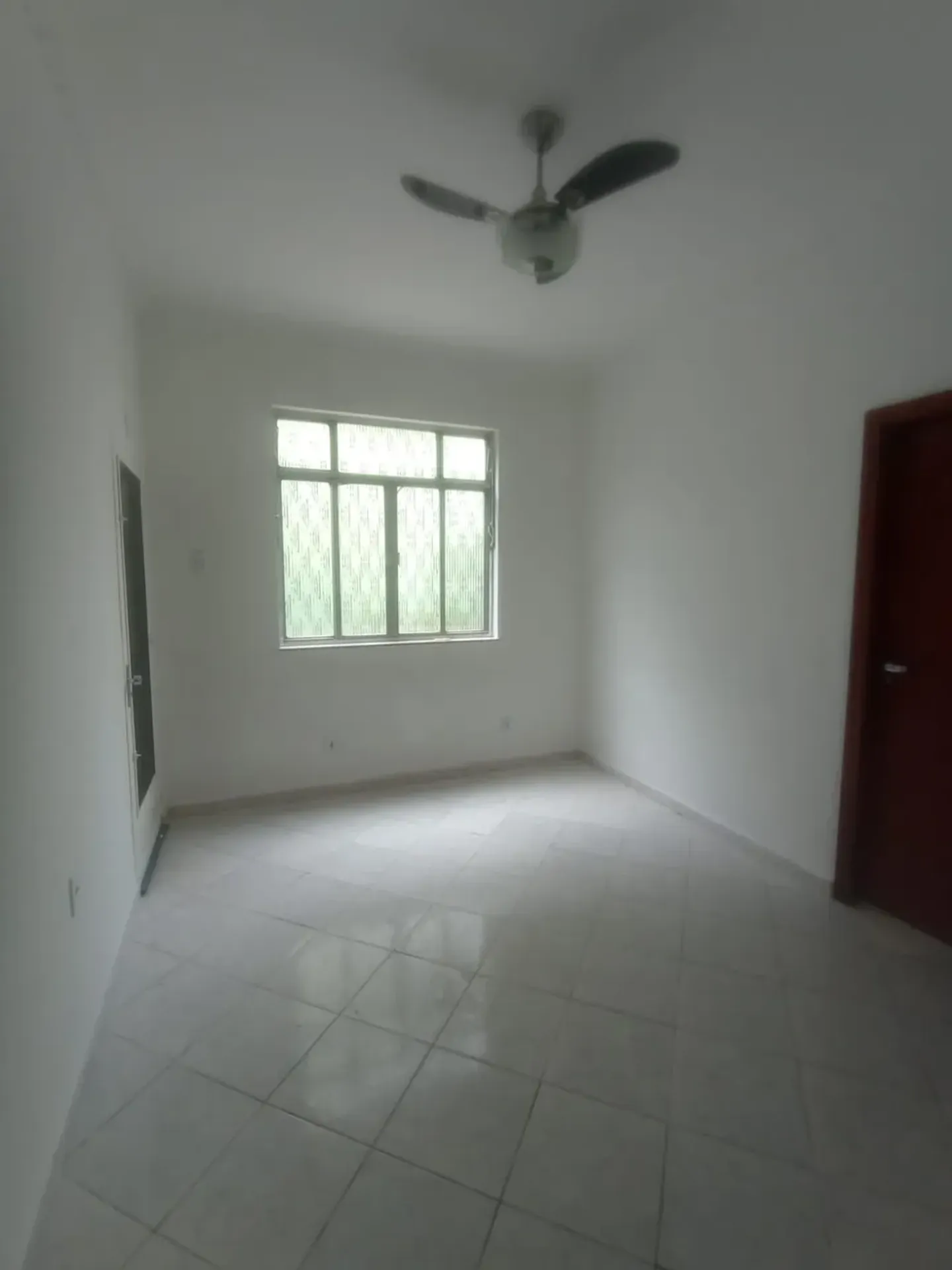 Casa de vila com 2 quartos e banheiro com box de vidro — photo 27