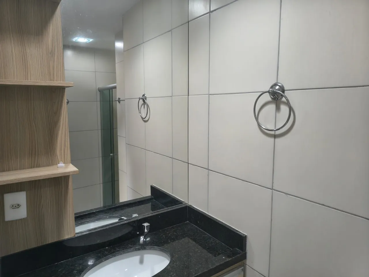 2-bedroom apartment in a building with a gym — photo 10