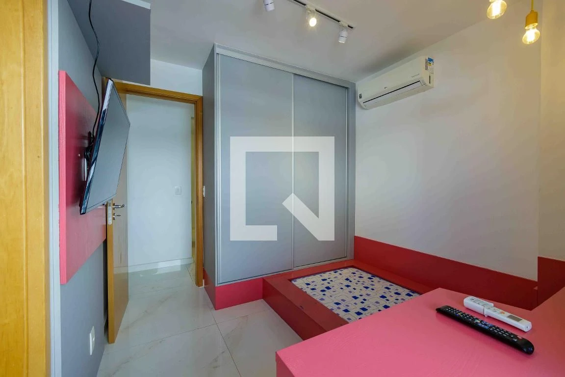 Apartamento mobiliado com 4 quartos e 4 banheiros — photo 25