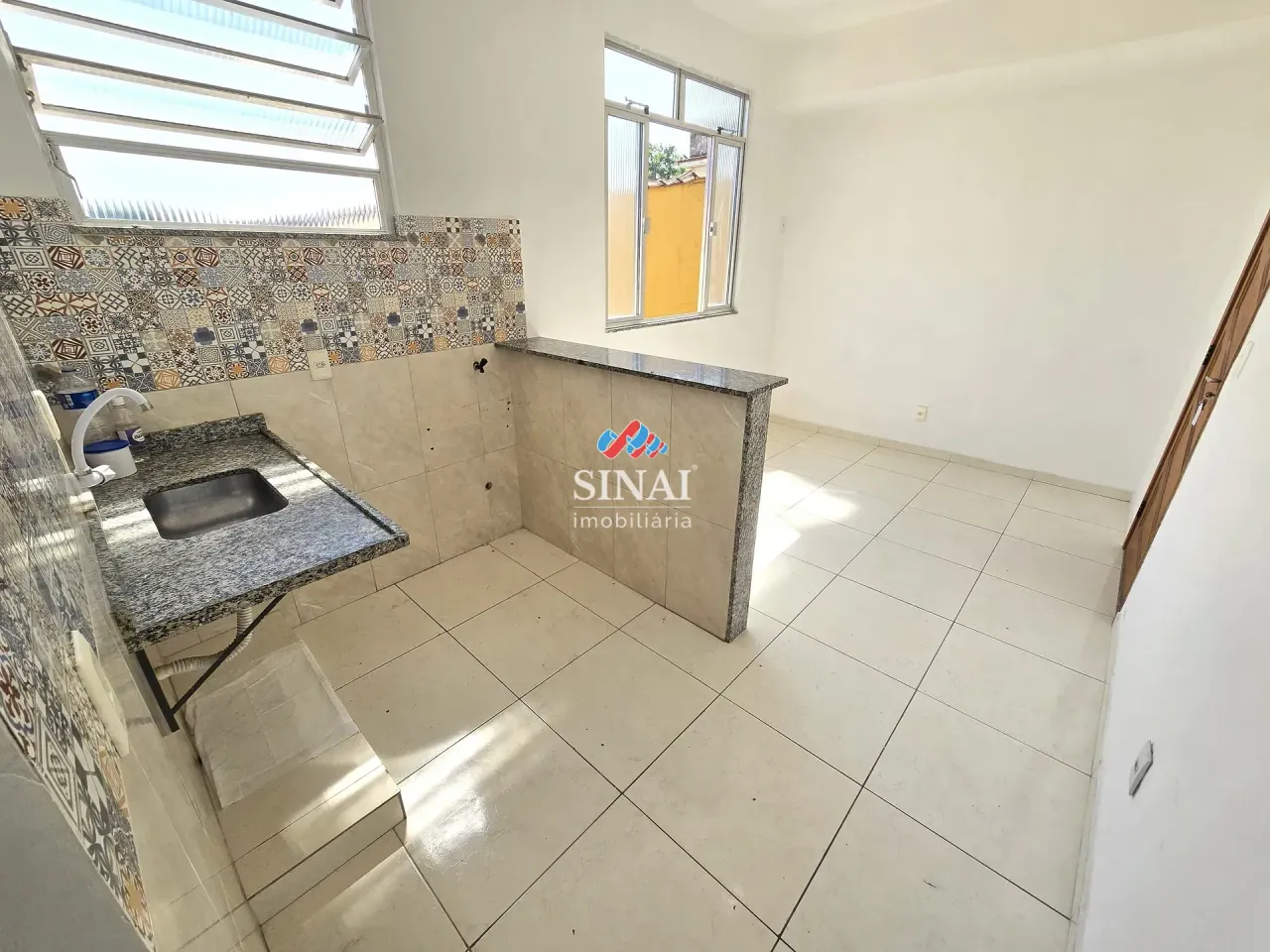 Apartamento com 2 quartos e cozinha com fogão a gás — photo 2