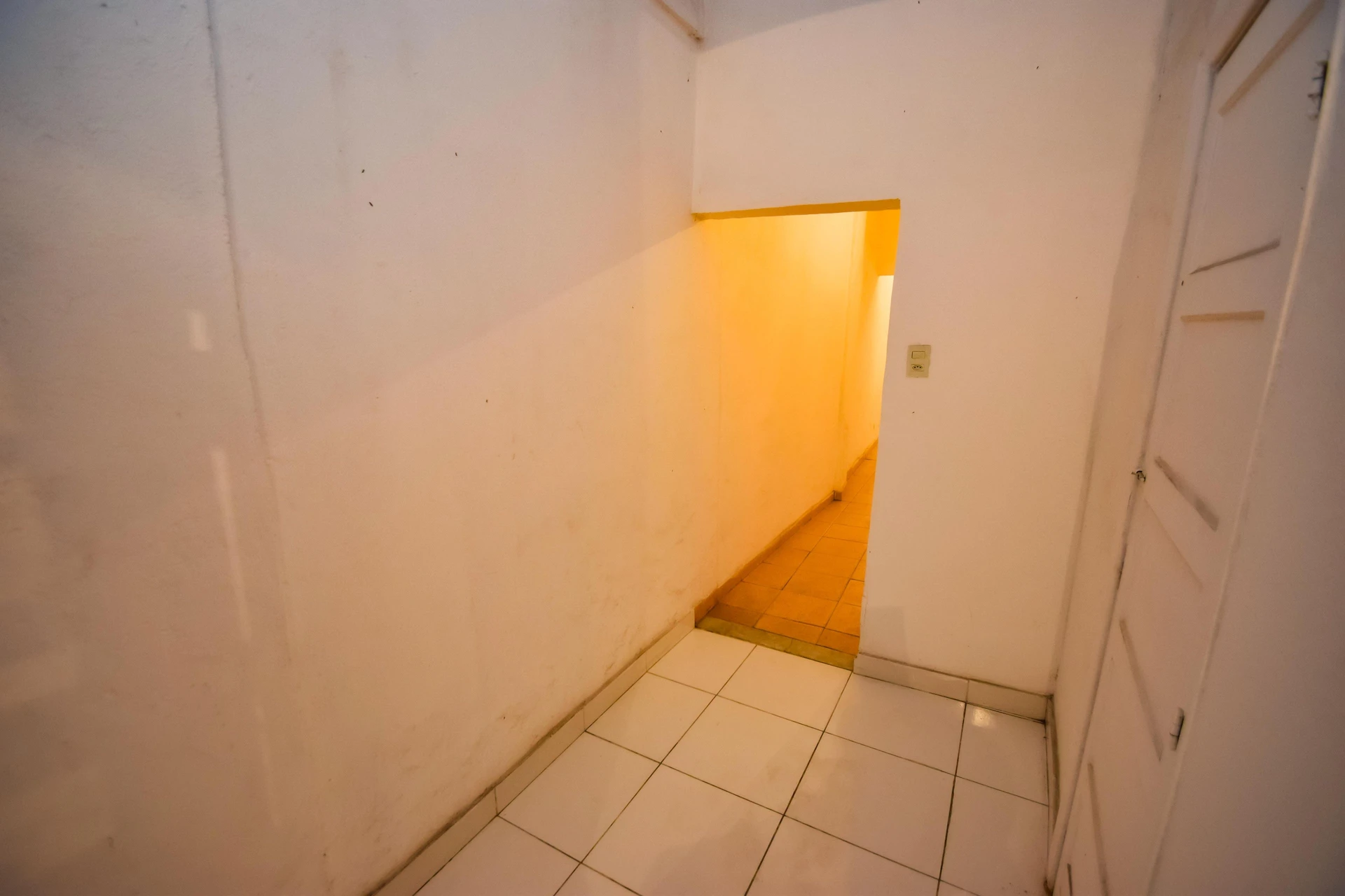 Unfurnished studio with no parking and 1 bedroom — photo 8
