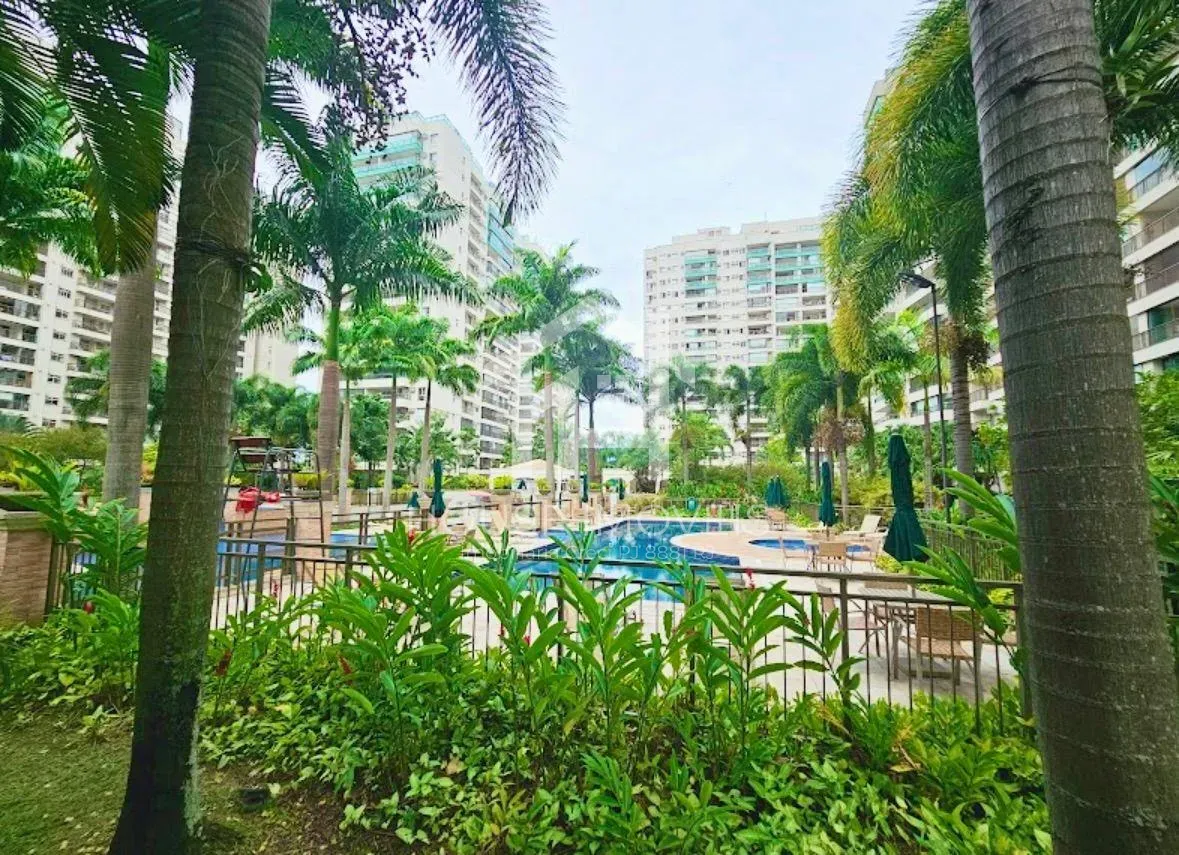 Apartamento com 2 quartos e suíte e varanda fechada — photo 30