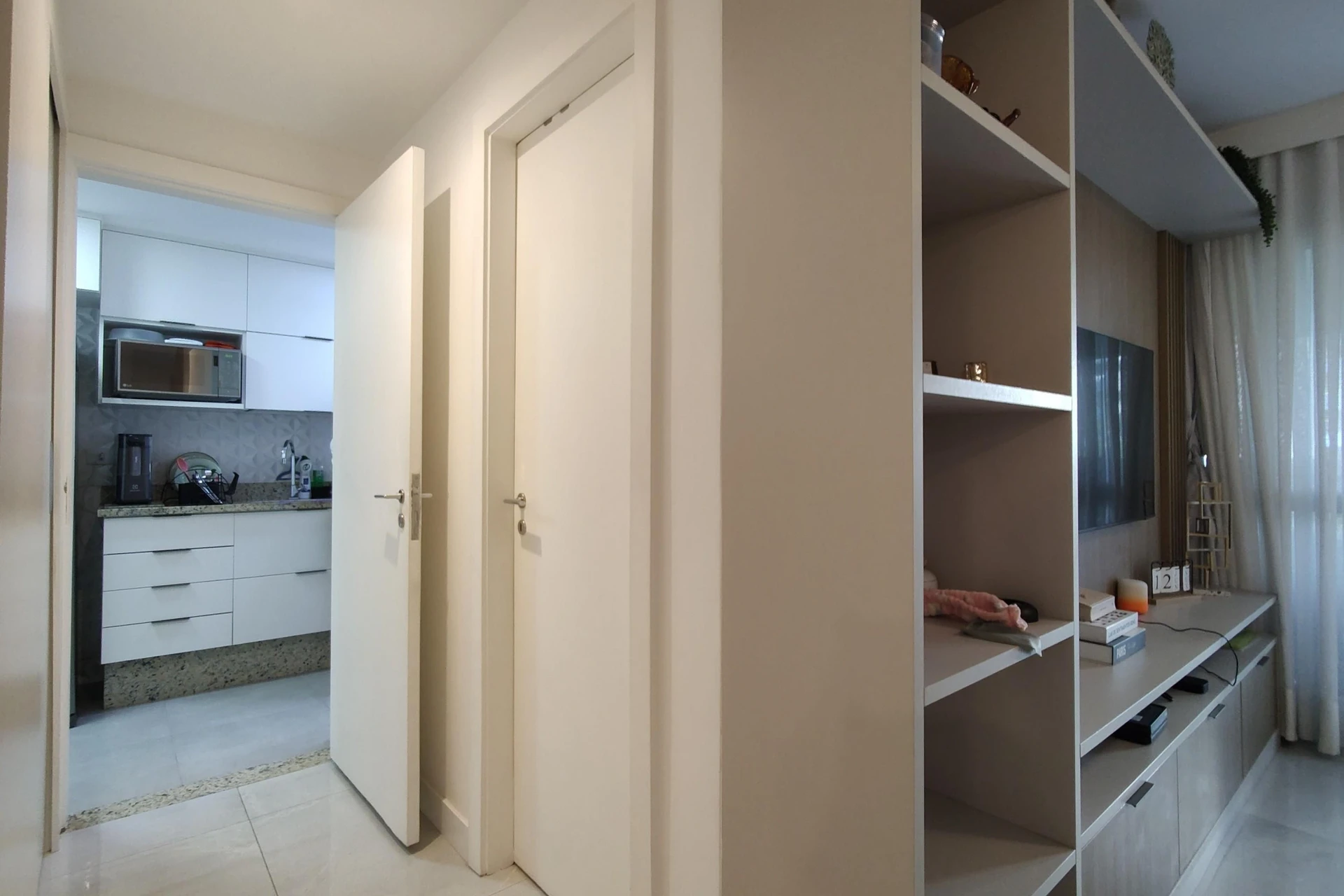 3-bedroom apartment with a walk-in closet — photo 10