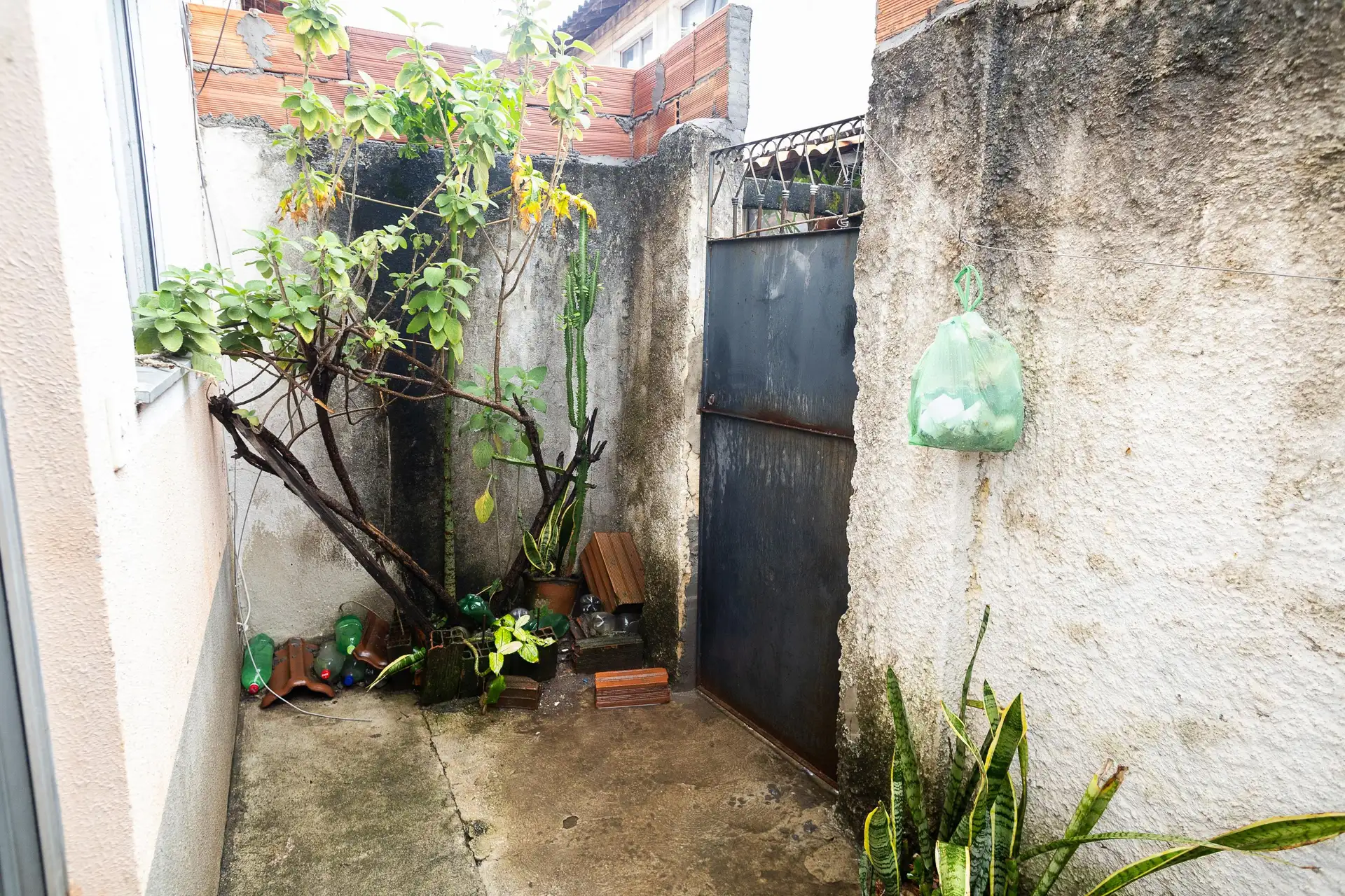 Apartamento amueblado con 2 dormitorios y jardín privado — photo 23