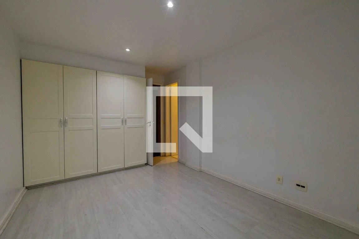 Ванна та 4 спальні: квартира 360 м² — photo 16