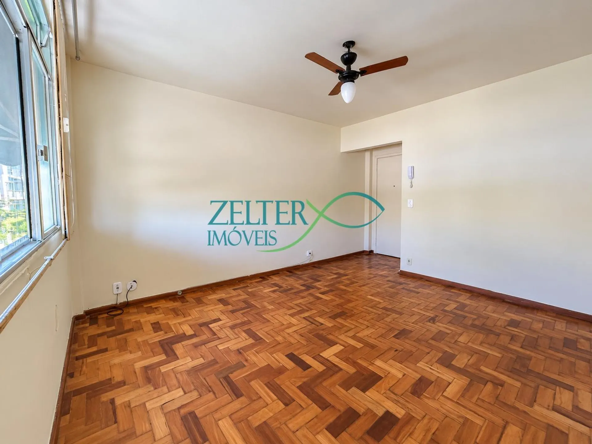 Apartment, 49 m², with wood or laminate floors — photo 7