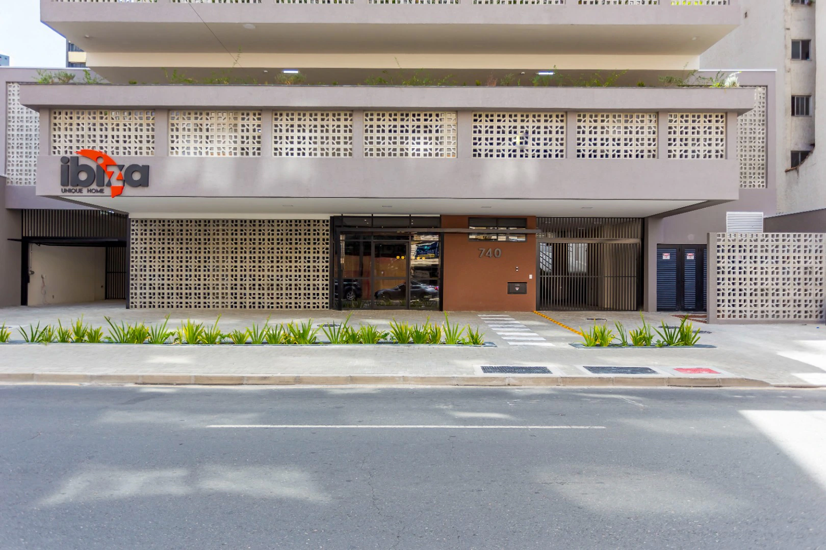 Furnished studio in a building with a coworking space — photo 10