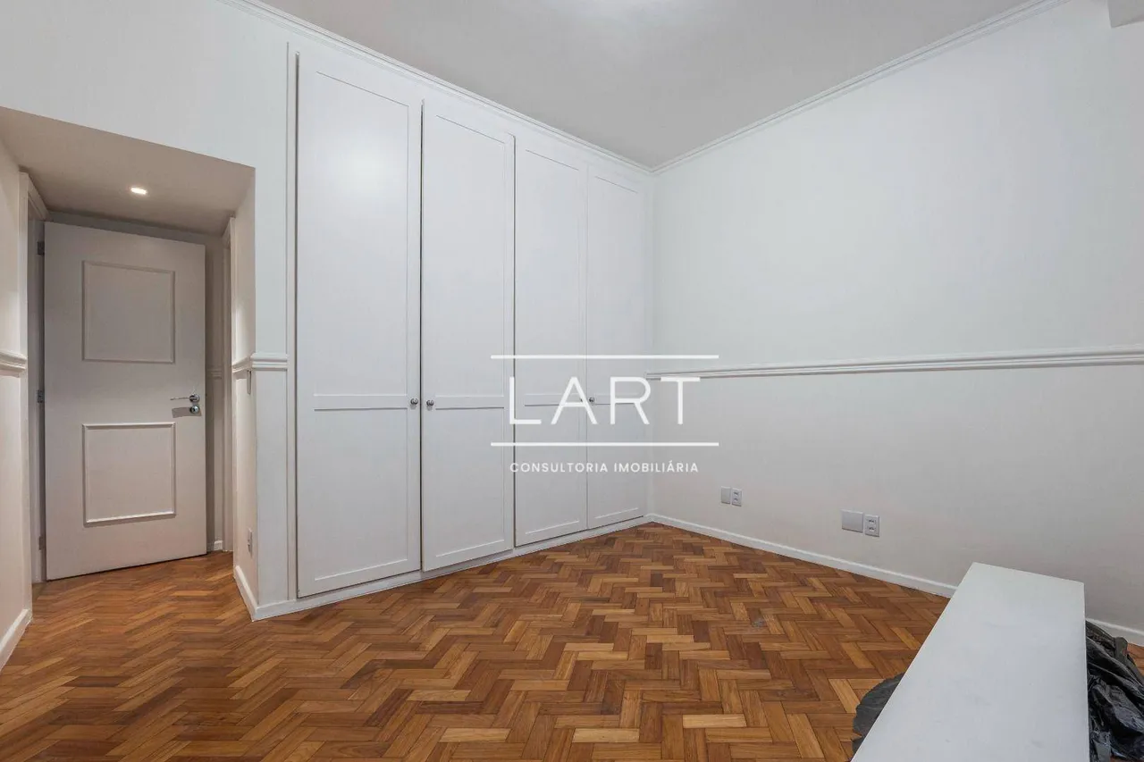 4-bedroom apartment with 5 bathrooms, 210 m² — photo 15