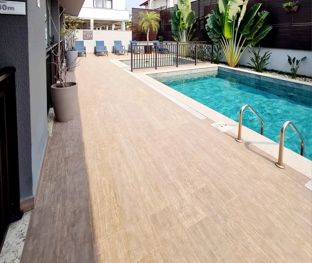 Studio with balcony grill and included parking spot — photo 30