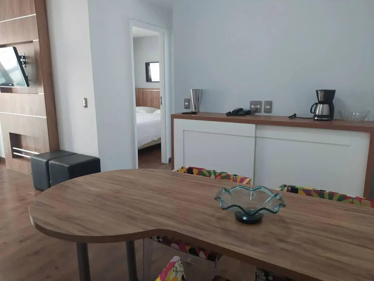 2-bedroom apartment with a balcony and enclosed kitchen — photo 17