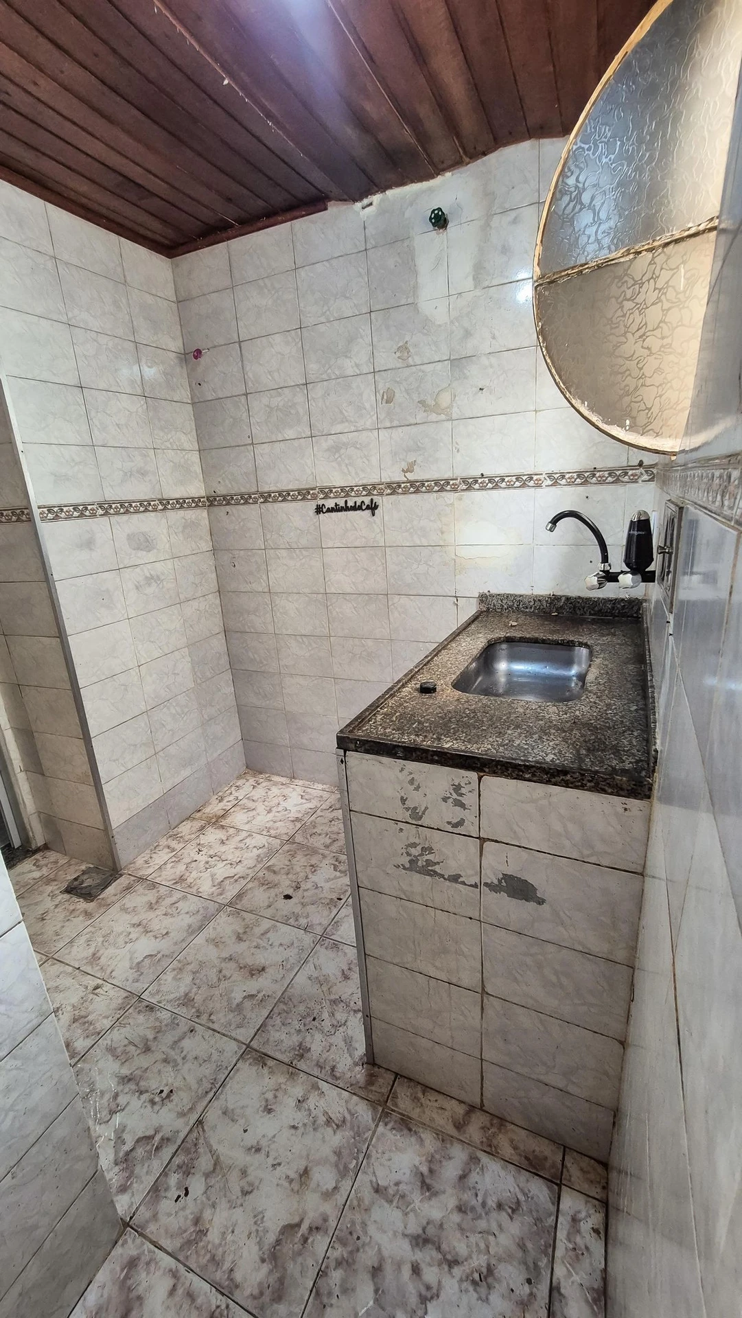 Невмебльована квартира з 2 спальнями та компактною кухнею — photo 7