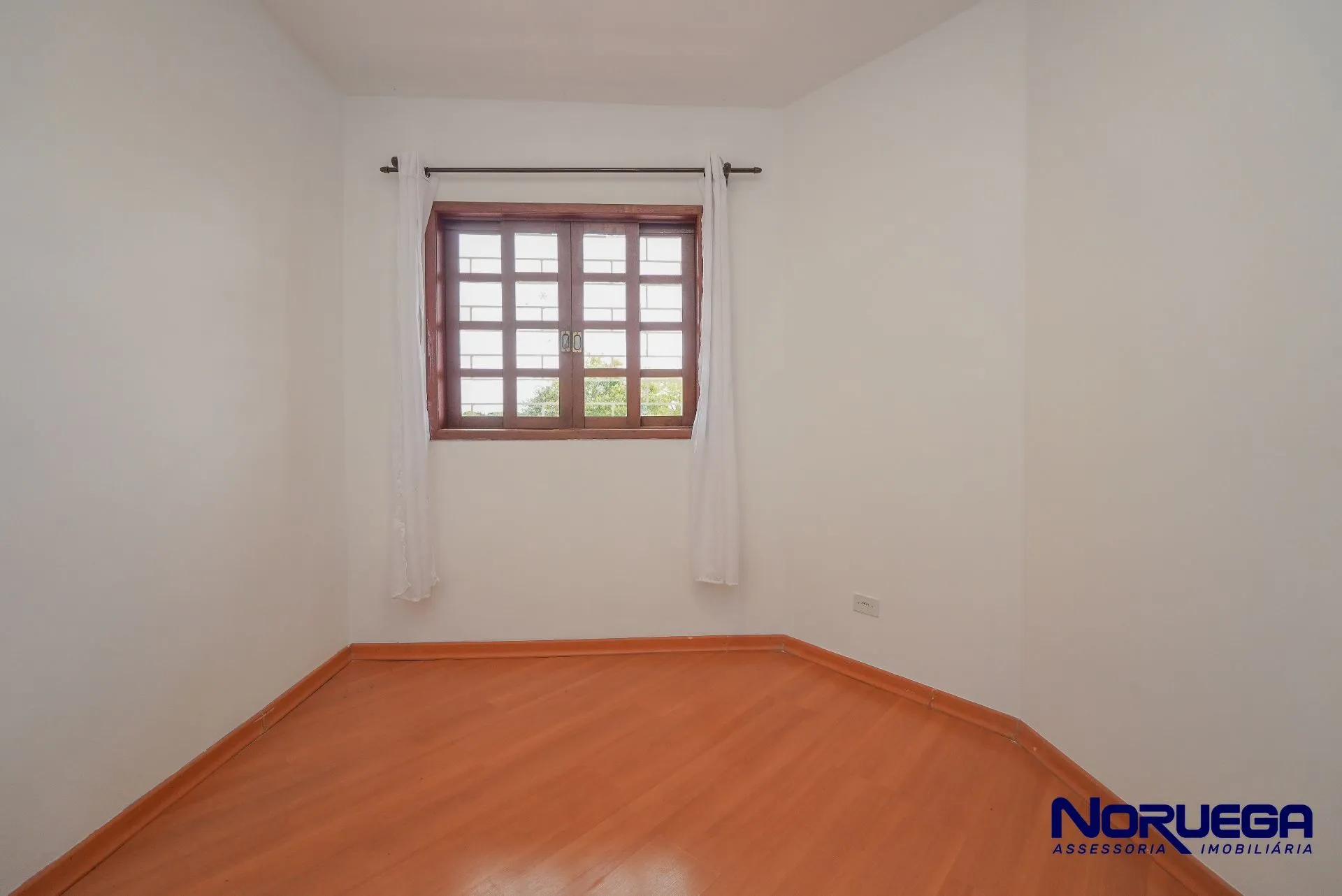 3-bedroom house with a grill on the balcony — photo 17