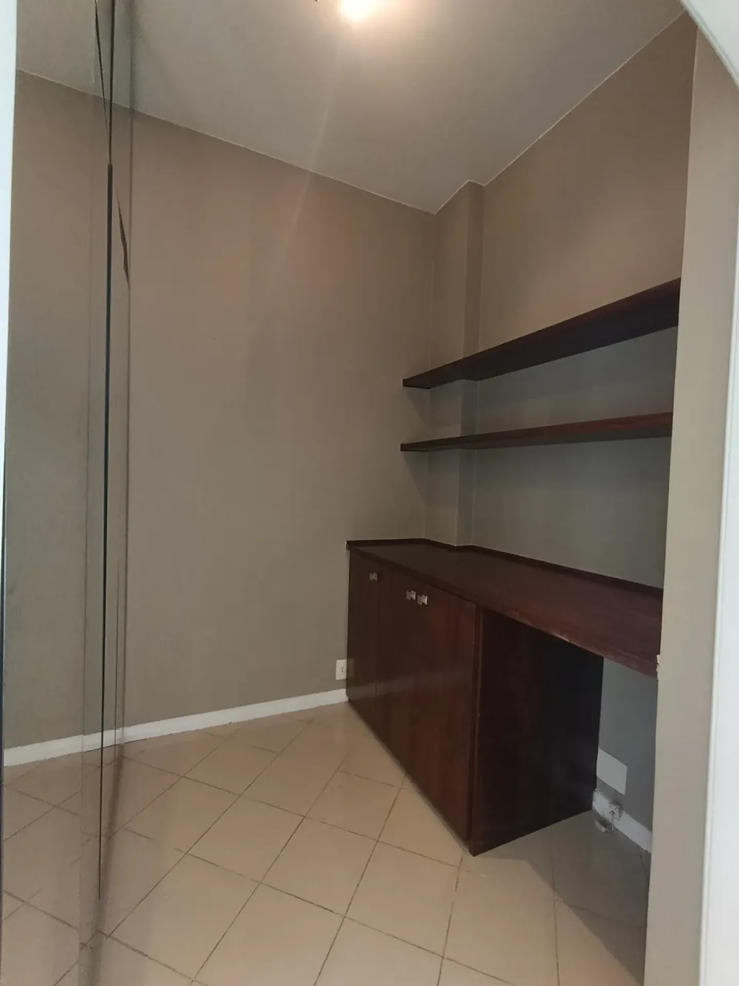 Unfurnished apartment with 3 bedrooms and 1 bathroom — photo 12