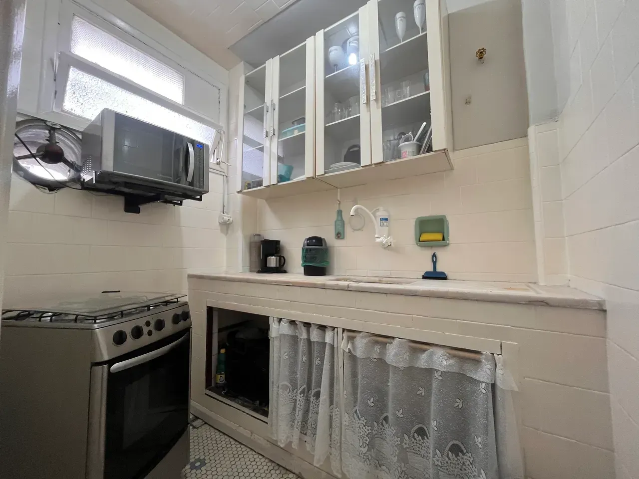 Furnished 1-bedroom apartment with 24h concierge — photo 2