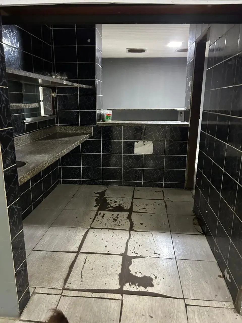 Немеблированный дом 230 м² с 3 спальнями и отдельной кухней — photo 3
