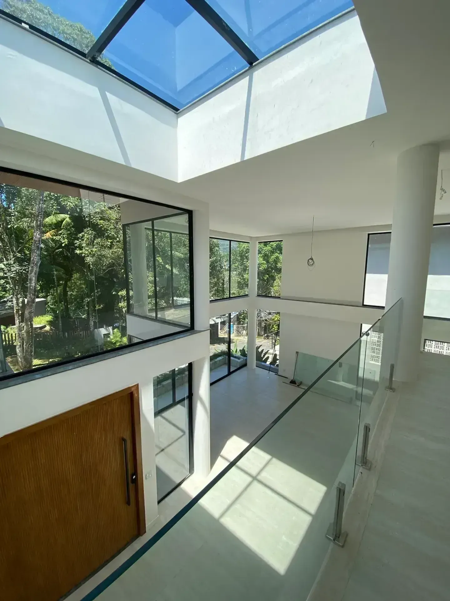 Unfurnished house with 5 bedrooms and 5 bathrooms — photo 7