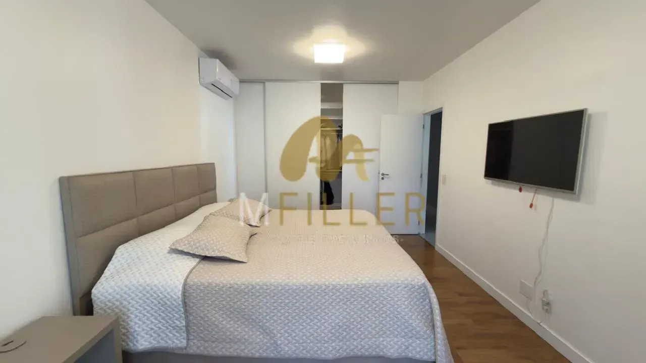 Furnished apartment with 4 bedrooms and 5 bathrooms — photo 16