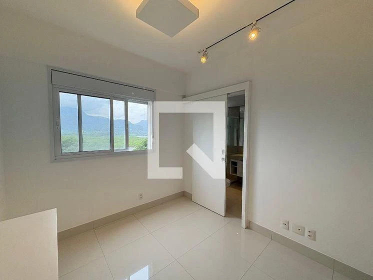 Departamento de 3 dormitorios con balcón cerrado con vidrio — photo 23
