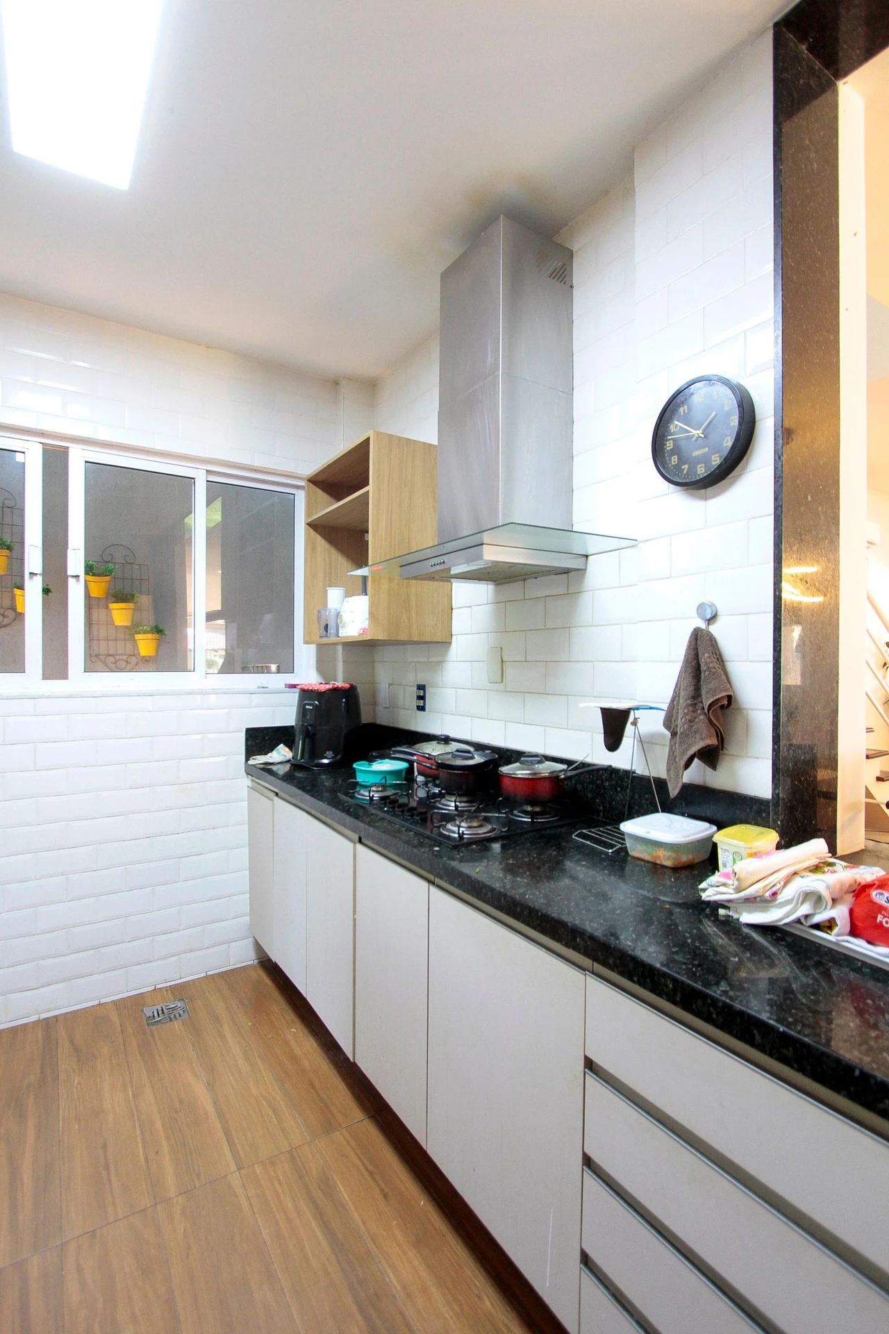 Furnished house with 4 bedrooms and open-plan kitchen — photo 11